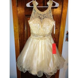 Quincineara quince Star Box Champagne Lace Beaded Tulle Dress Size M Homecoming